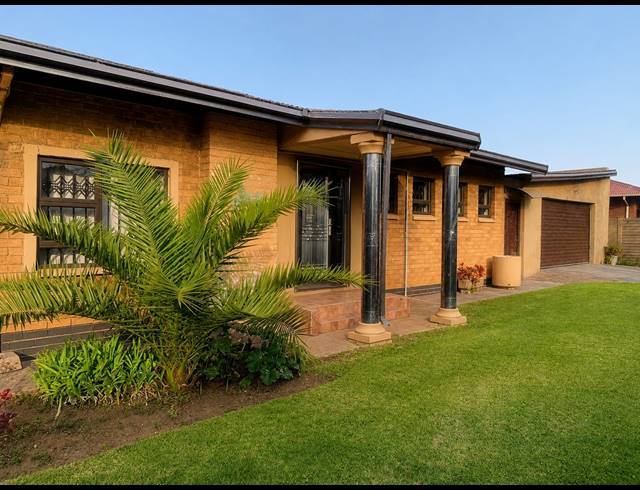 3 BEDROOM FREESTANDING FOR SALE IN VANDERBIJLPARK CE 2